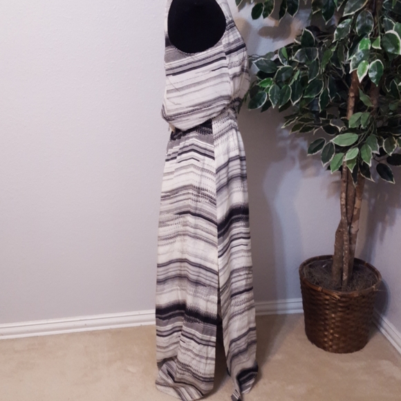 CLUB MONACO* BLACK AND WHITE MAXI - Picture 5 of 9